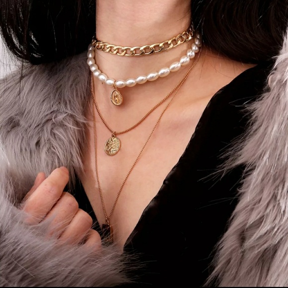 Multilayers necklace - Picture 2 of 2